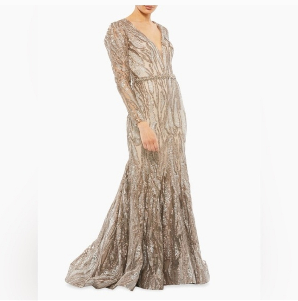 Mac Duggal Dress 79358 Embellished Plunge Neck Trumpet Gown Size 8  $998
